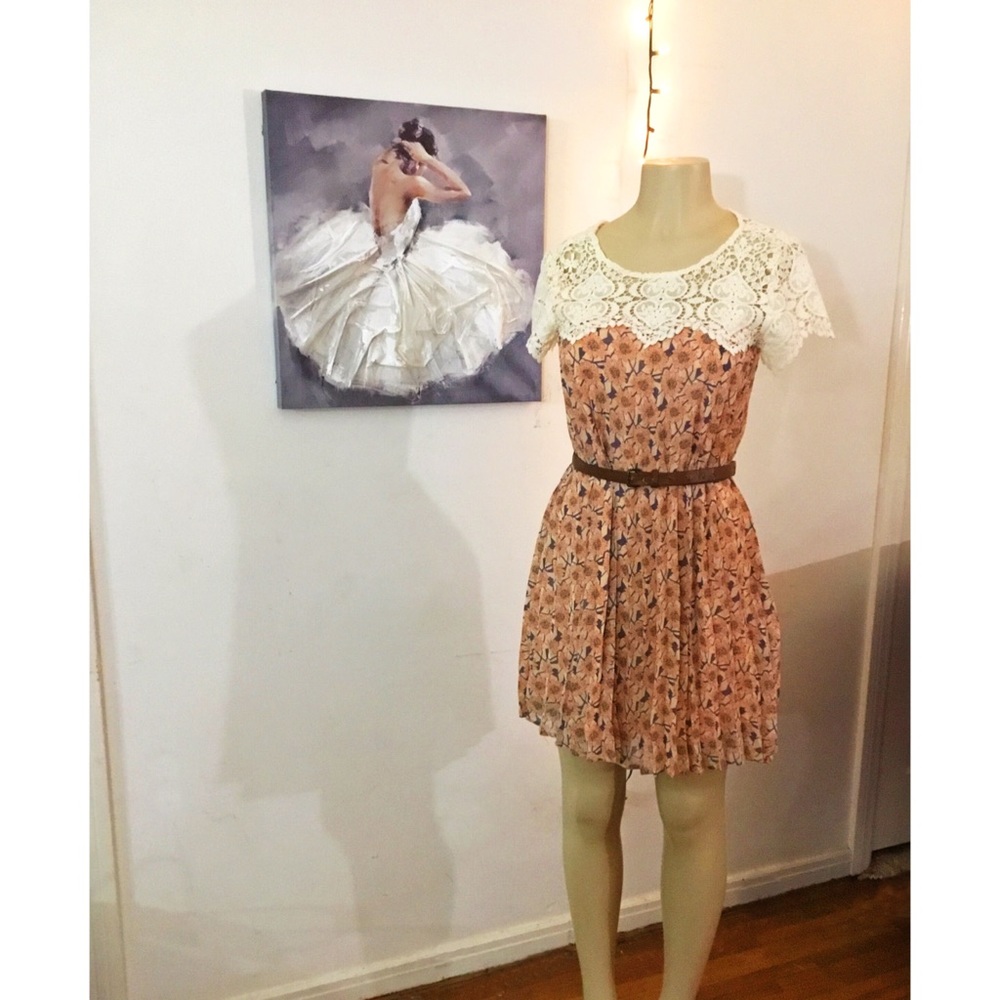 Xhilaration Floral Pleated Dress